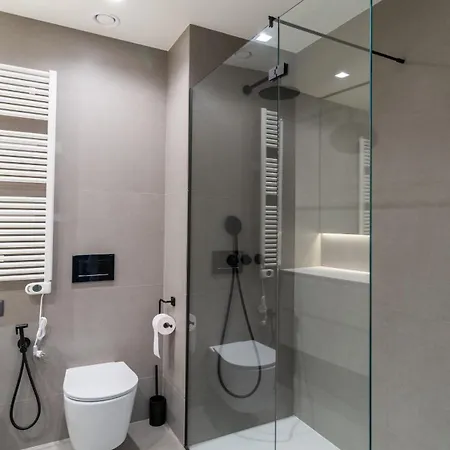 Premium Flat, Balcony, Metro, Porto Business School *