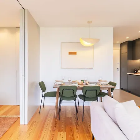 Premium Flat, Balcony, Metro, Porto Business School