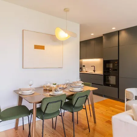 Premium Flat, Balcony, Metro, Porto Business School 아파트 *