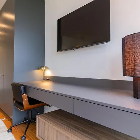 Premium Flat, Balcony, Metro, Porto Business School * Senhora da Hora
