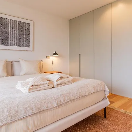 Premium Flat, Balcony, Metro, Porto Business School