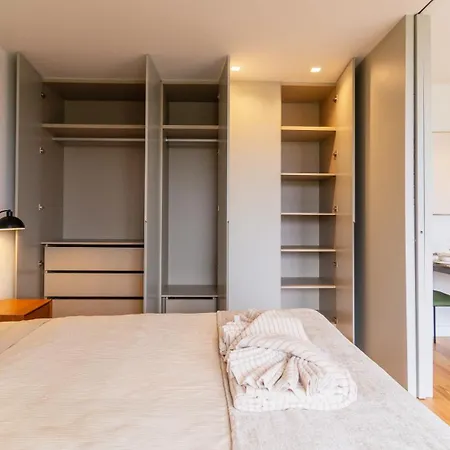 アパート Premium Flat, Balcony, Metro, Porto Business School