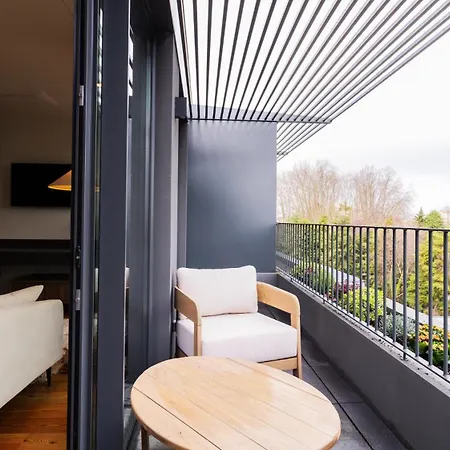 Premium Flat, Balcony, Metro, Porto Business School *